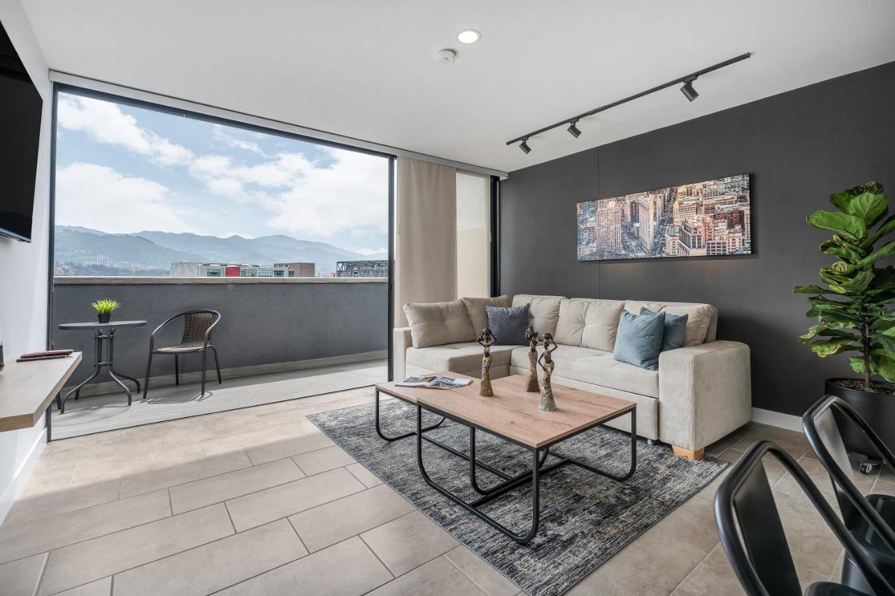 Apartamentos Go Living & Suites By Housy Host Medellin Exterior photo